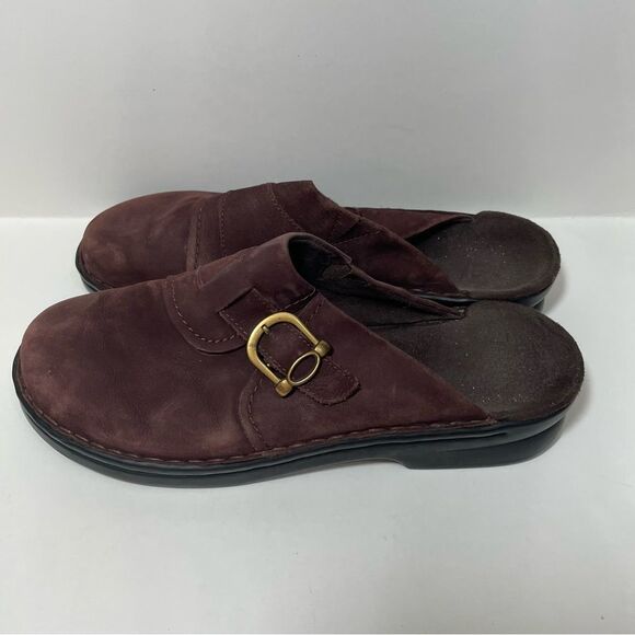 Clarks Maroon Leather Slip On Clogs - Picture 3 of 9